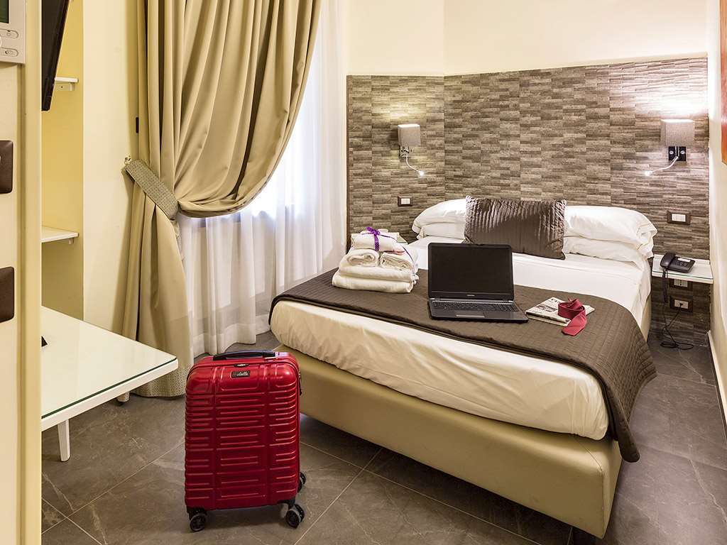 Art Resort Piazza Carita' Naples Room photo