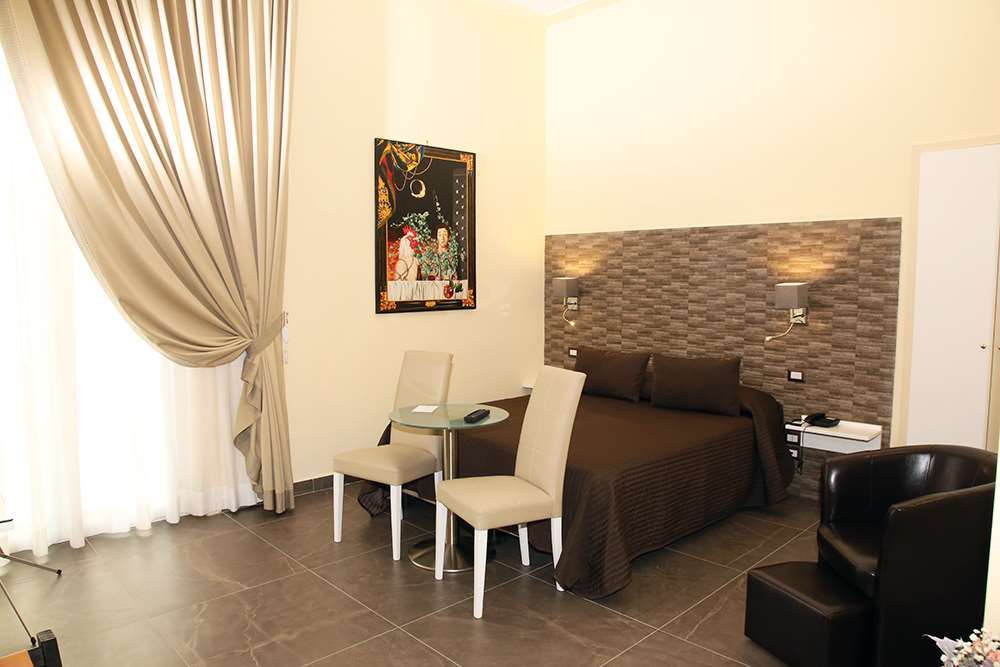 Art Resort Piazza Carita' Naples Room photo